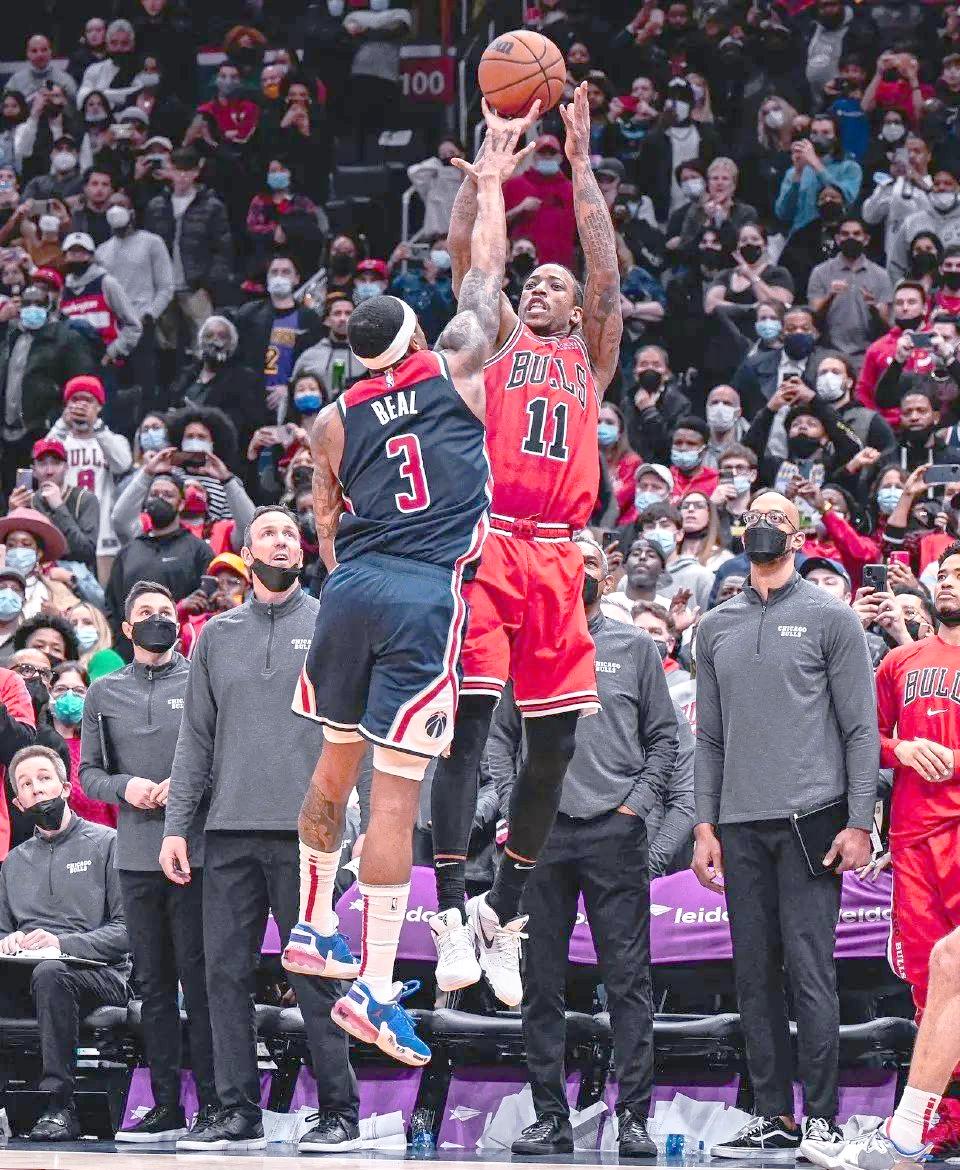 九游体育手机版公牛带队取胜！，Ning重要时刻出色防守观众掌声雷动(罗斯时代公牛阵容名单)