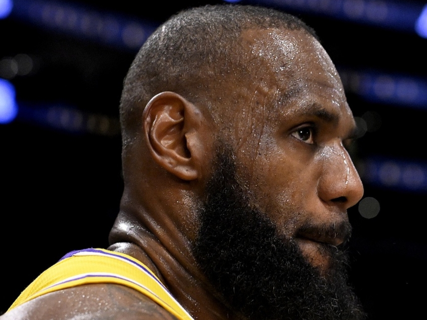 九游娱乐app下载埃因霍温训练开放日，今晚战术微调引欢呼，NBA常规赛在即，阵容厚度经受考验的简单介绍